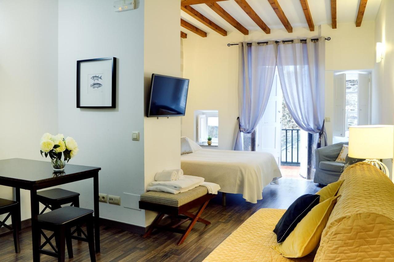 דירות סנטיאגו דה קומפוסטלה Inicia Casas Reales מראה חיצוני תמונה