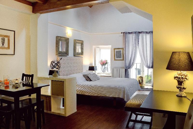 דירות סנטיאגו דה קומפוסטלה Inicia Casas Reales חדר תמונה