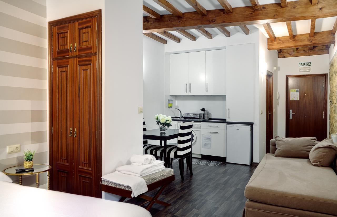 דירות סנטיאגו דה קומפוסטלה Inicia Casas Reales מראה חיצוני תמונה